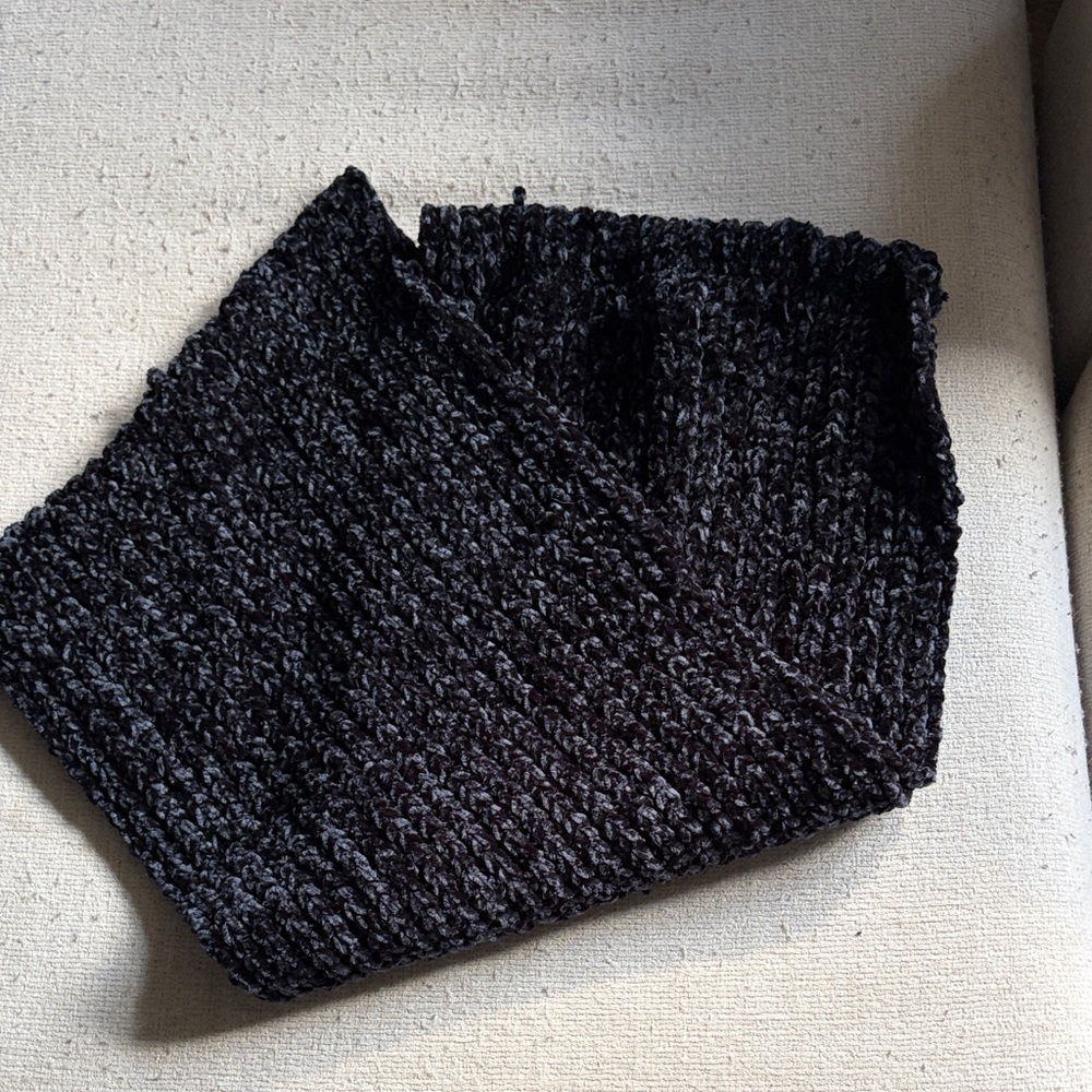 Cuddl Duds Black Chunky Textured Knit Scarf